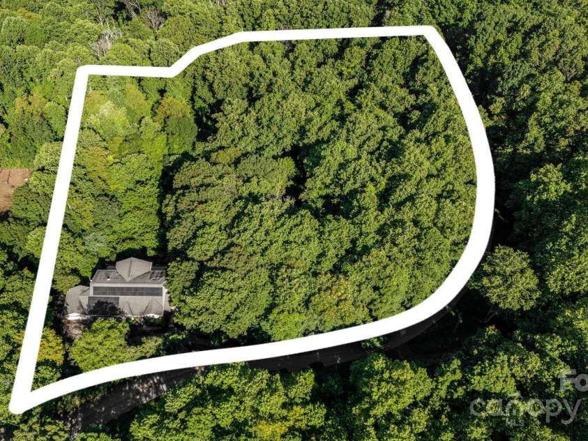 201 Cedar Mountain Road, Asheville, NC 28803.  MLS# CAR4281468, YatesRealty ID 27145. 3.20 acres - go hiking in your own backyard
