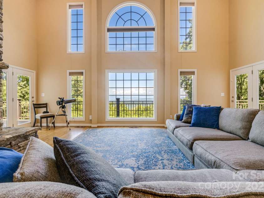 201 Cedar Mountain Road, Asheville, NC 28803.  MLS# CAR4281468, YatesRealty ID 27145. Beautiful natural light and long range views