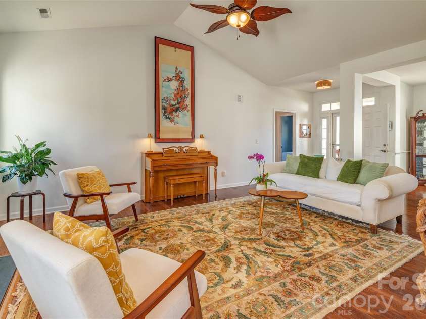7 Breyerton Court, Asheville, NC 28804.  MLS# CAR4380196, YatesRealty ID 27146. 