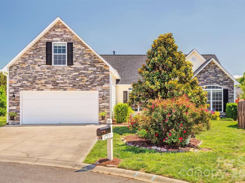 7 Breyerton Court, Asheville, NC 28804.  MLS# CAR4380196, YatesRealty ID 27146. Private culdesac