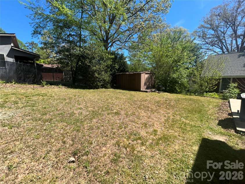 110 9th Street, Black Mountain, NC 28711.  MLS# CAR4371582, YatesRealty ID 27147. 