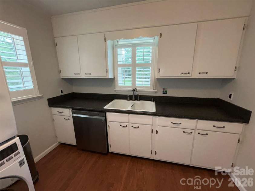 110 9th Street, Black Mountain, NC 28711.  MLS# CAR4371582, YatesRealty ID 27147. 