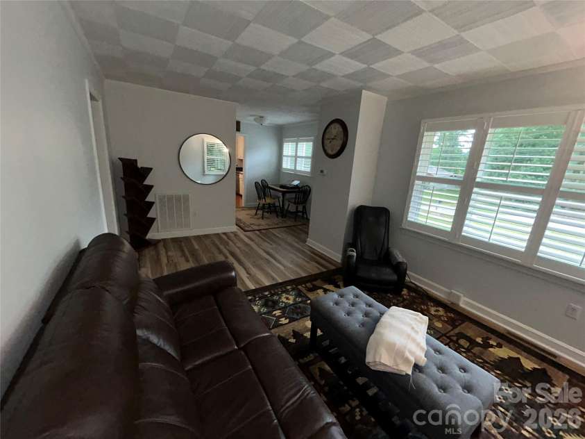 110 9th Street, Black Mountain, NC 28711.  MLS# CAR4371582, YatesRealty ID 27147. 