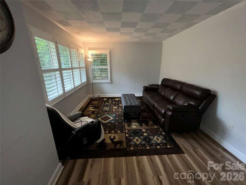 110 9th Street, Black Mountain, NC 28711.  MLS# CAR4371582, YatesRealty ID 27147. 