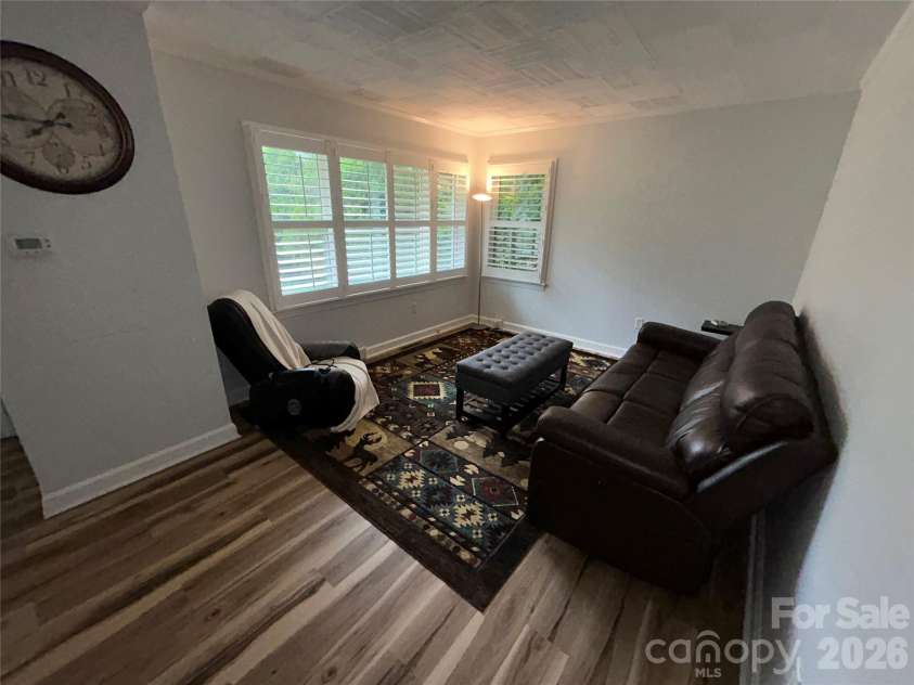110 9th Street, Black Mountain, NC 28711.  MLS# CAR4371582, YatesRealty ID 27147. 