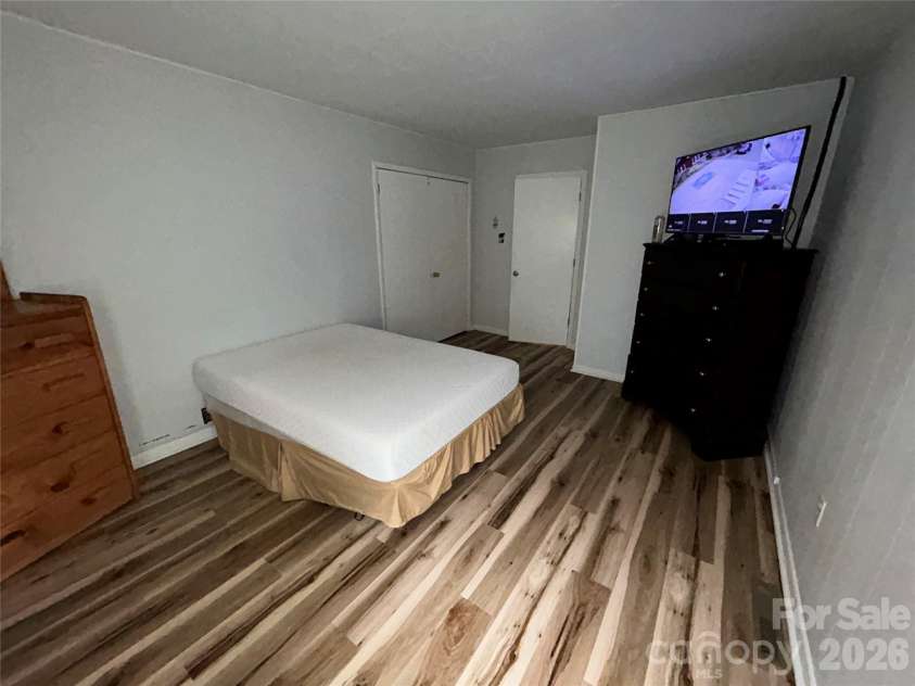 110 9th Street, Black Mountain, NC 28711.  MLS# CAR4371582, YatesRealty ID 27147. 