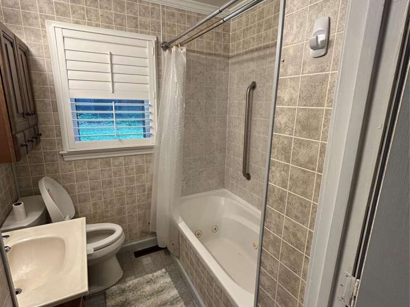 110 9th Street, Black Mountain, NC 28711.  MLS# CAR4371582, YatesRealty ID 27147. 