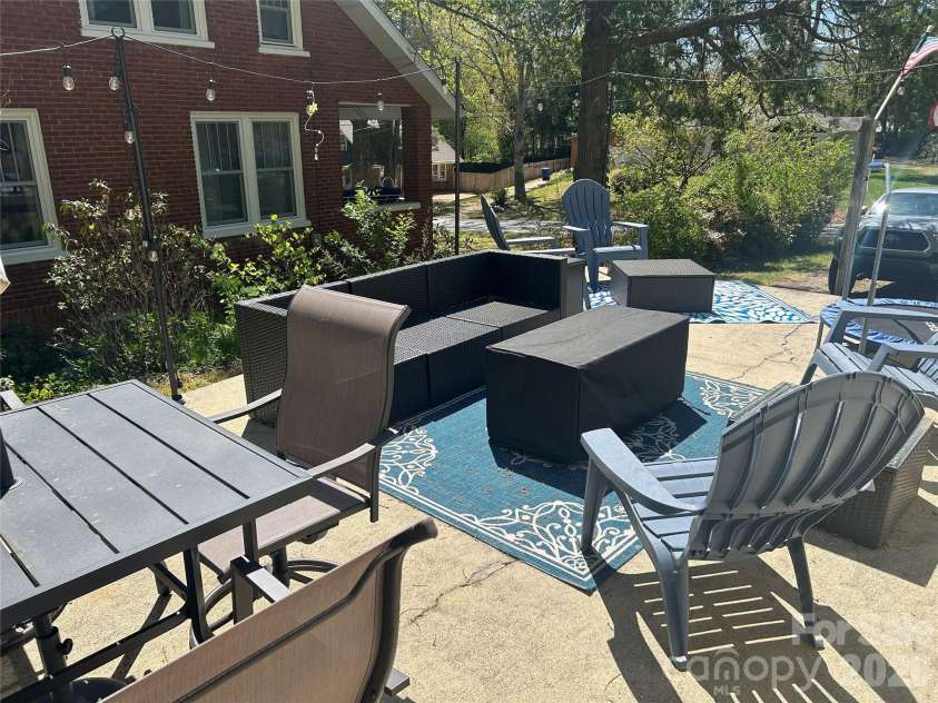 110 9th Street, Black Mountain, NC 28711.  MLS# CAR4426746, YatesRealty ID 27147. 