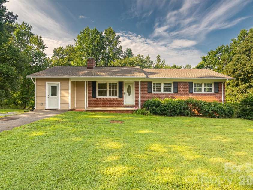 156 Eskimo Drive, Bostic, NC 28018.  MLS# CAR4412846, YatesRealty ID 27148. 