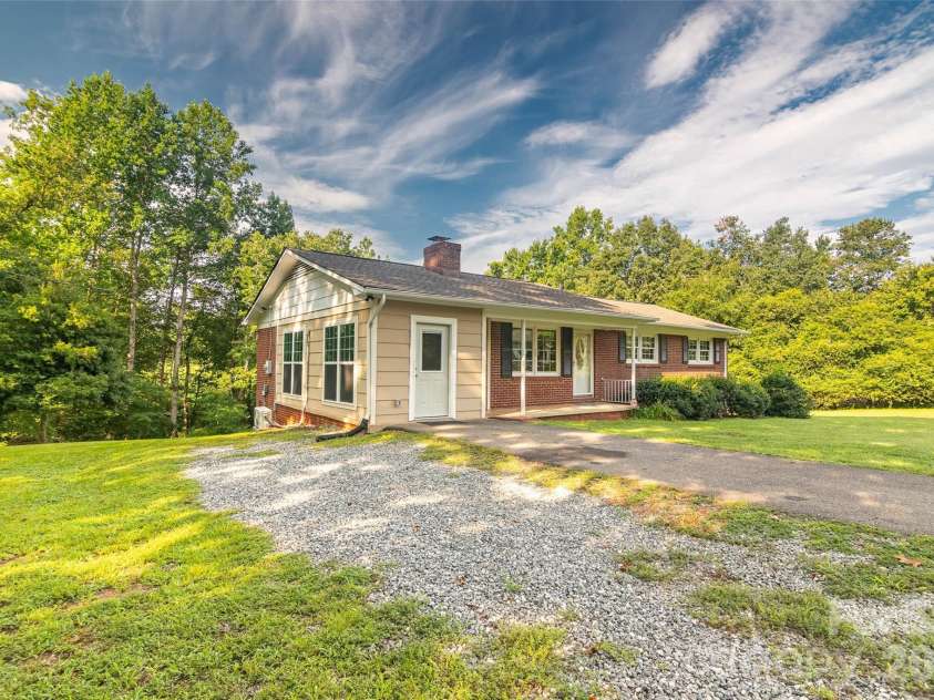 156 Eskimo Drive, Bostic, NC 28018.  MLS# CAR4412846, YatesRealty ID 27148. 