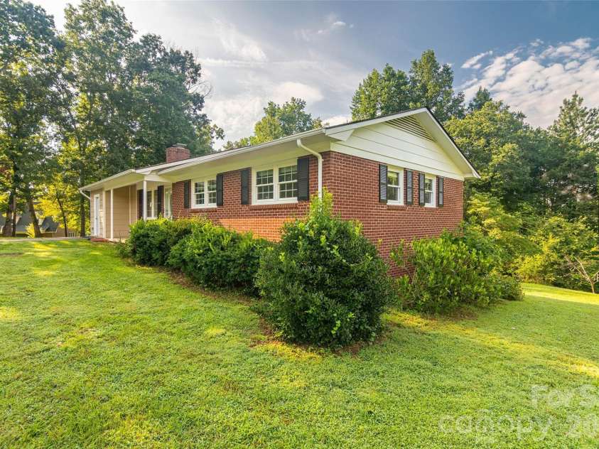 156 Eskimo Drive, Bostic, NC 28018.  MLS# CAR4412846, YatesRealty ID 27148. 