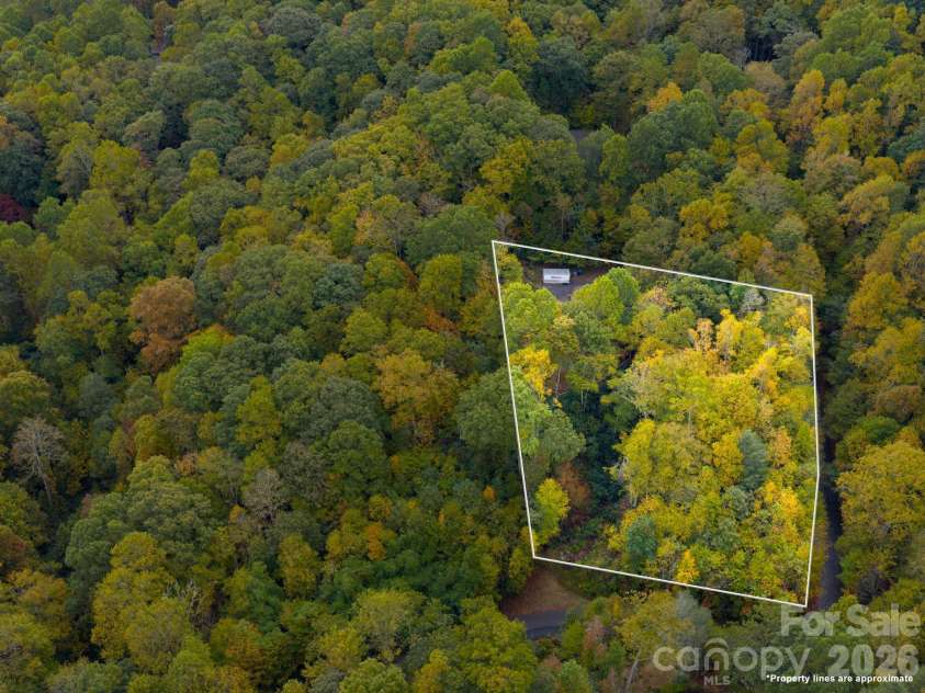 102 Carriage Drive, Fairview, NC 28730.  MLS# CAR4379033, YatesRealty ID 27149. 