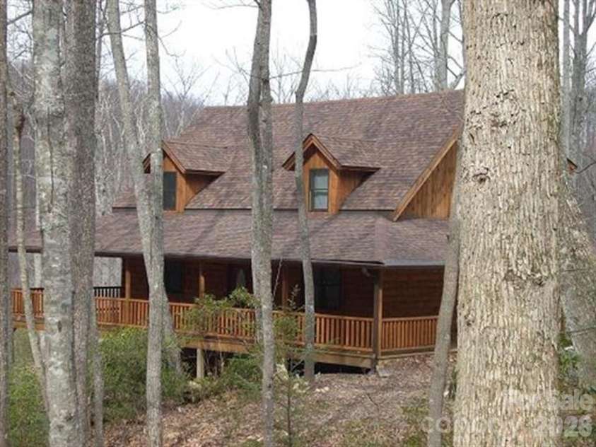 102 Carriage Drive, Fairview, NC 28730.  MLS# CAR4379033, YatesRealty ID 27149. Classic Mountain Home Architecture
