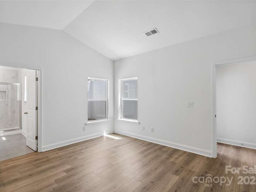 143 Cherry Springs Lane, Asheville, NC 28804.  MLS# CAR4211007, YatesRealty ID 27149. 