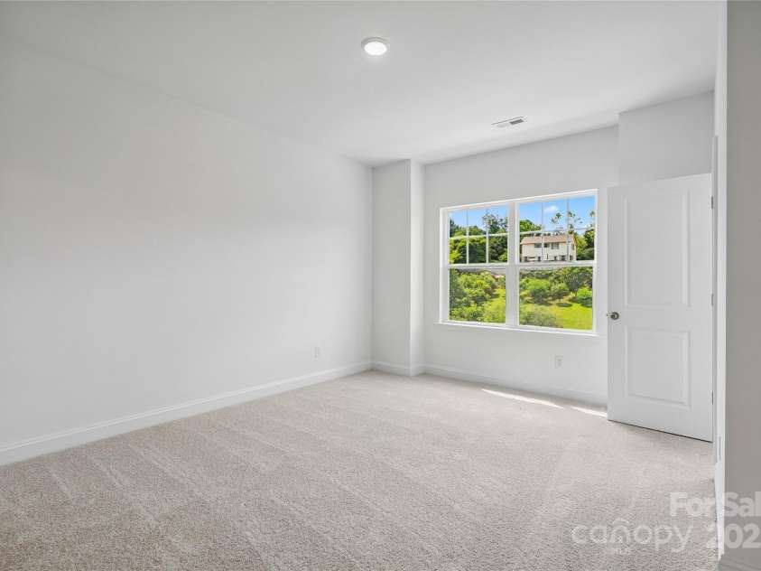 143 Cherry Springs Lane, Asheville, NC 28804.  MLS# CAR4211007, YatesRealty ID 27149. 