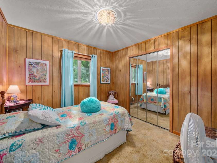 335 Lake Circle Drive, Hendersonville, NC 28792.  MLS# CAR4295963, YatesRealty ID 2715. Bedroom