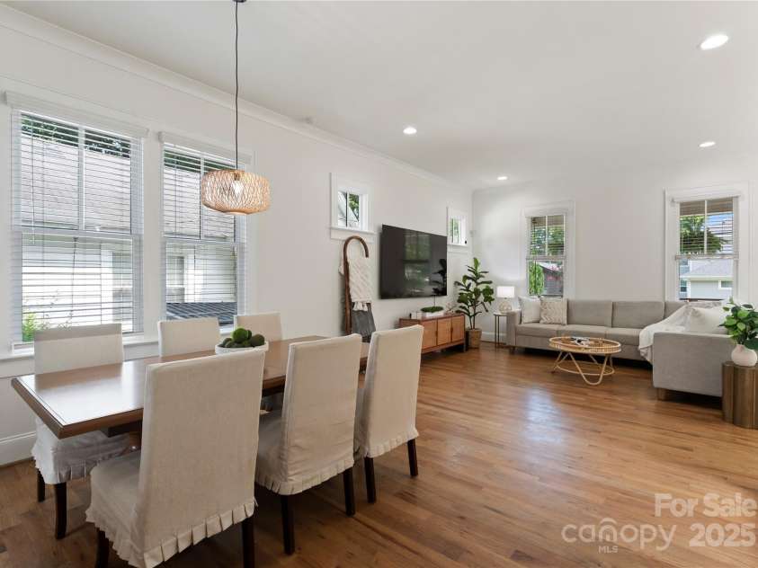 2005 Roslyn Avenue, Charlotte, NC 28208.  MLS# CAR4278159, YatesRealty ID 27150. 