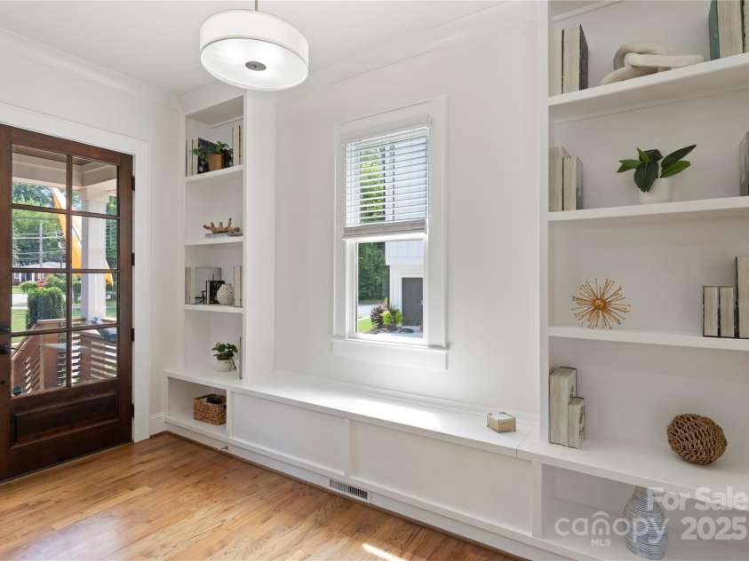 2005 Roslyn Avenue, Charlotte, NC 28208.  MLS# CAR4278159, YatesRealty ID 27150. 