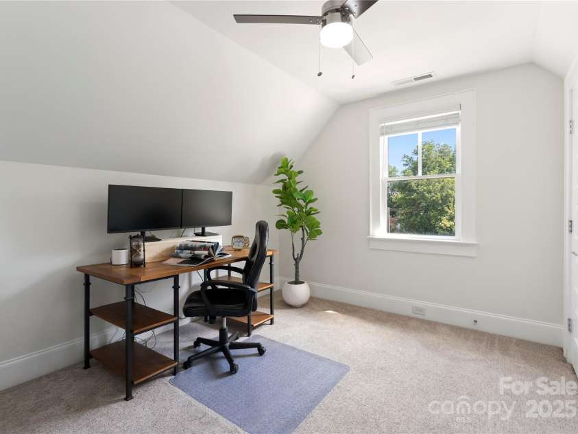 2005 Roslyn Avenue, Charlotte, NC 28208.  MLS# CAR4278159, YatesRealty ID 27150. 