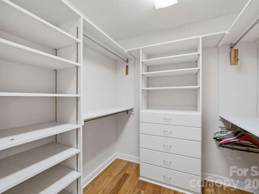 3725 Kingfisher Lane, Terrell, NC 28682.  MLS# CAR4375758, YatesRealty ID 27150. 1ST primary closet