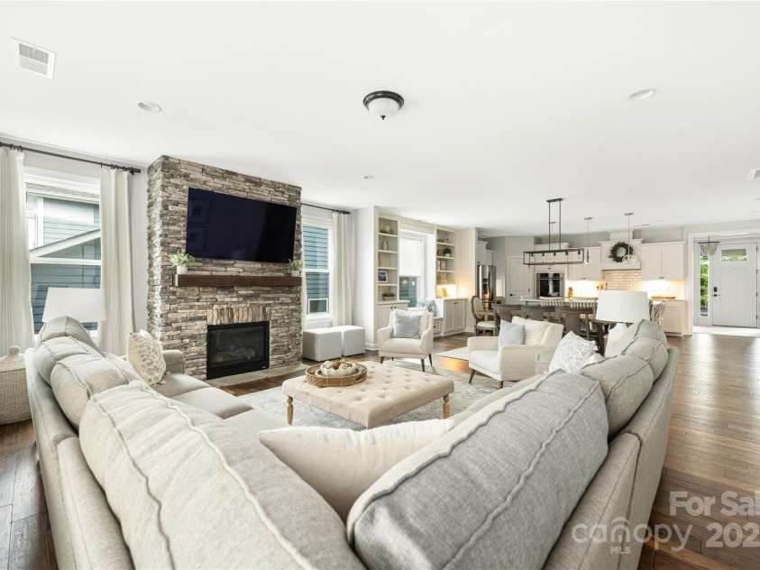 11020 Vanguard Parkway, Huntersville, NC 28078.  MLS# CAR4275548, YatesRealty ID 27151. 