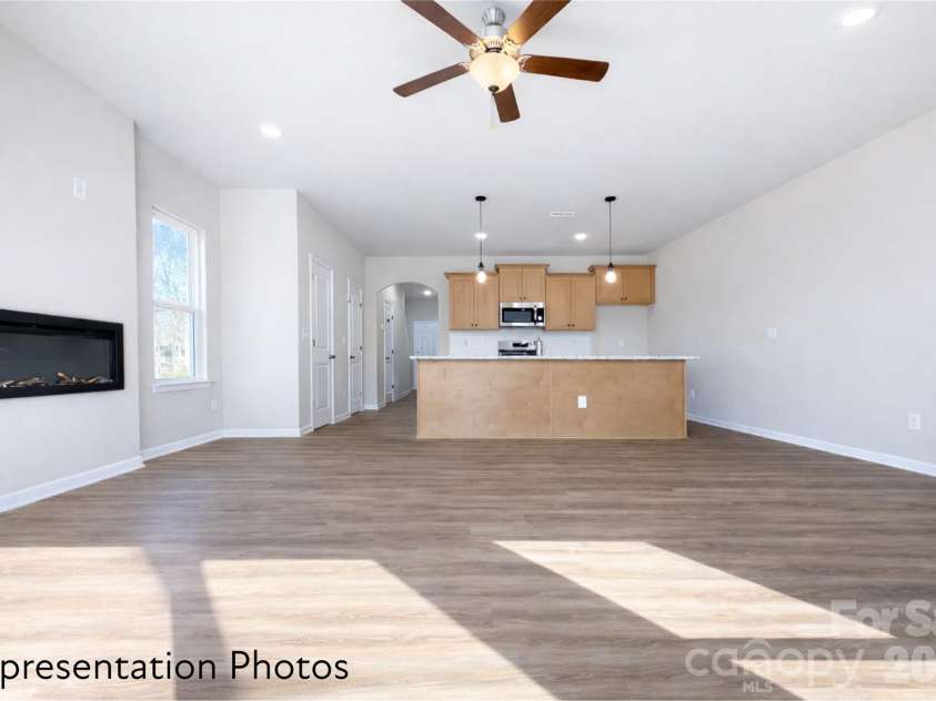 3118 Aberleaf Lane, Charlotte, NC 28227.  MLS# CAR4386037, YatesRealty ID 27151. 