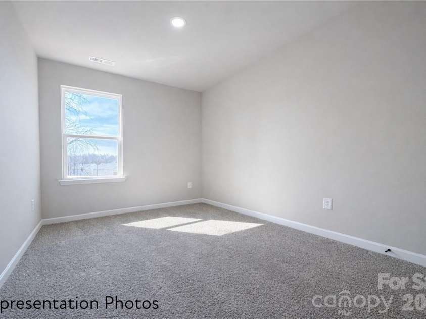 3118 Aberleaf Lane, Charlotte, NC 28227.  MLS# CAR4386037, YatesRealty ID 27151. 