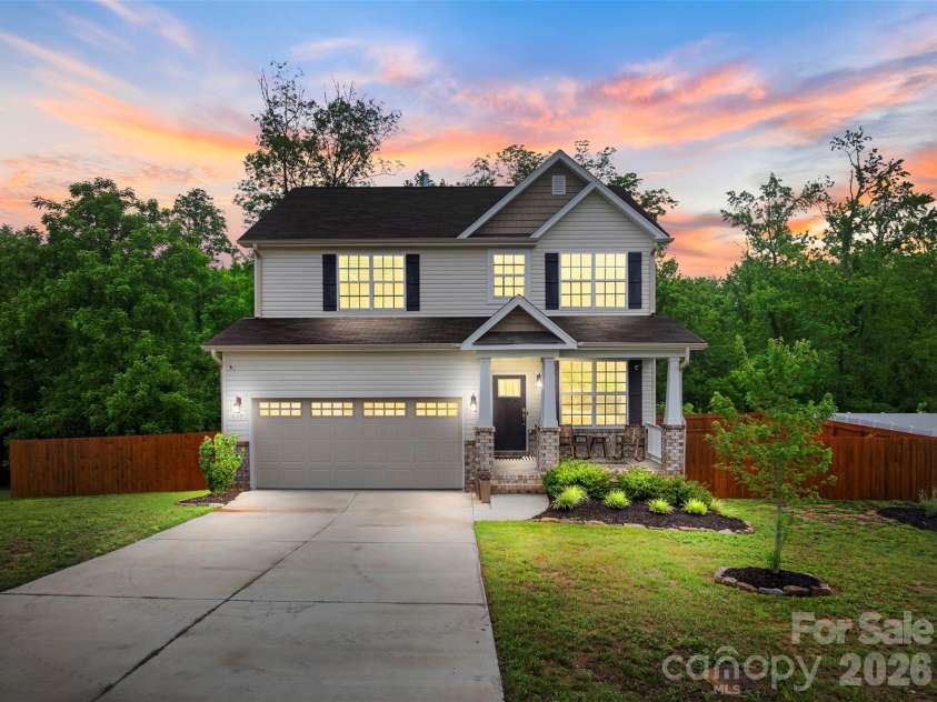 497 Mahogany Drive, Thomasville, NC 27360.  MLS# CAR4388414, YatesRealty ID 27152. 497 Mahogany Dr