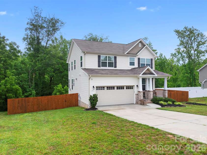 497 Mahogany Drive, Thomasville, NC 27360.  MLS# CAR4388414, YatesRealty ID 27152. 