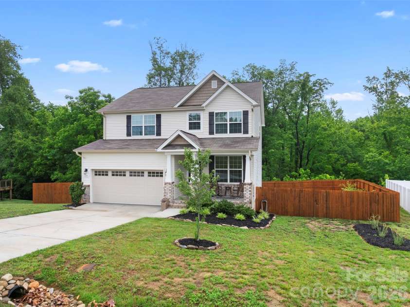 497 Mahogany Drive, Thomasville, NC 27360.  MLS# CAR4388414, YatesRealty ID 27152. 