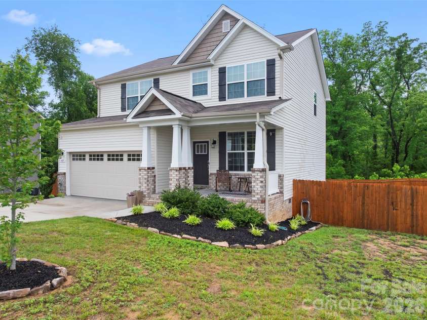 497 Mahogany Drive, Thomasville, NC 27360.  MLS# CAR4388414, YatesRealty ID 27152. 
