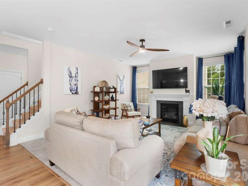497 Mahogany Drive, Thomasville, NC 27360.  MLS# CAR4388414, YatesRealty ID 27152. 