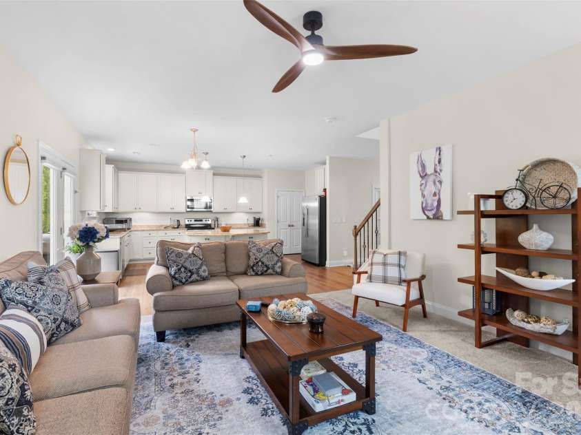 497 Mahogany Drive, Thomasville, NC 27360.  MLS# CAR4388414, YatesRealty ID 27152. 