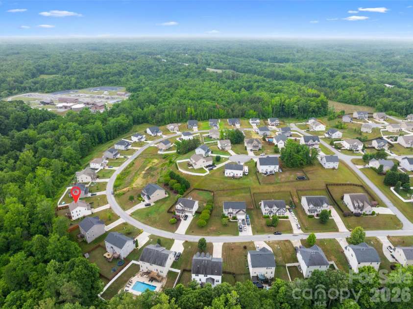 497 Mahogany Drive, Thomasville, NC 27360.  MLS# CAR4388414, YatesRealty ID 27152. 