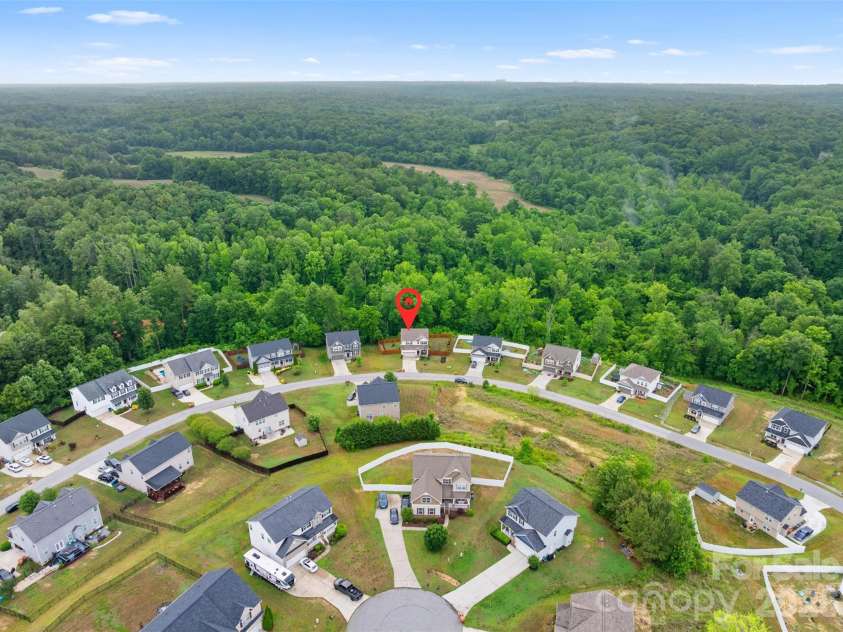 497 Mahogany Drive, Thomasville, NC 27360.  MLS# CAR4388414, YatesRealty ID 27152. 