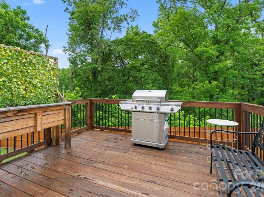 497 Mahogany Drive, Thomasville, NC 27360.  MLS# CAR4388414, YatesRealty ID 27152. Deck
