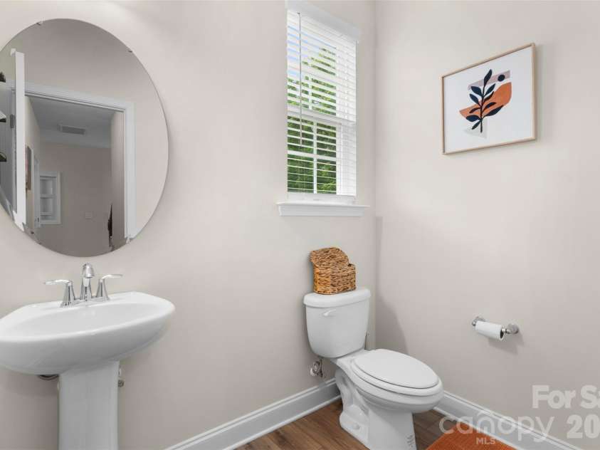 497 Mahogany Drive, Thomasville, NC 27360.  MLS# CAR4388414, YatesRealty ID 27152. Half Bath on Main Level