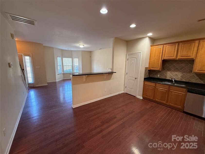 5687 Stafford Road, Charlotte, NC 28215.  MLS# CAR4283159, YatesRealty ID 27152. 