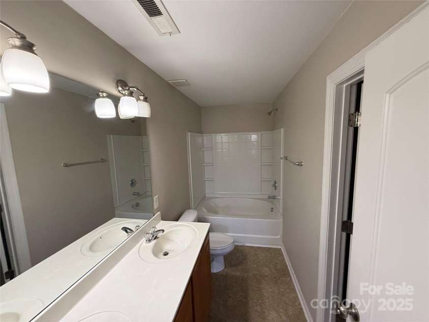 5687 Stafford Road, Charlotte, NC 28215.  MLS# CAR4283159, YatesRealty ID 27152. 