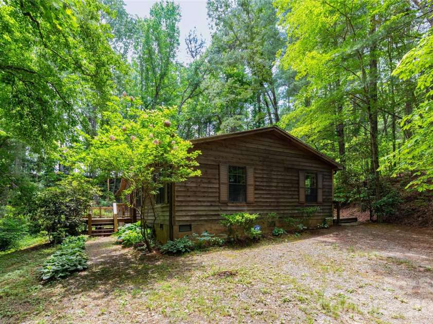 1010 Sharon Ridge Road, Fairview, NC 28730.  MLS# CAR4379788, YatesRealty ID 27153. Driveway