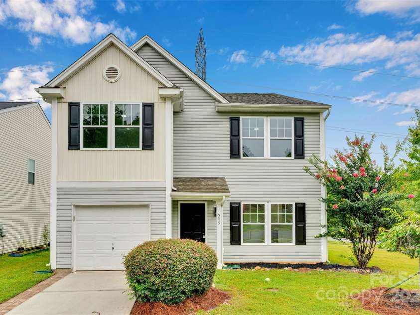 11235 Breezehill Lane, Charlotte, NC 28262.  MLS# CAR4279387, YatesRealty ID 27153. 