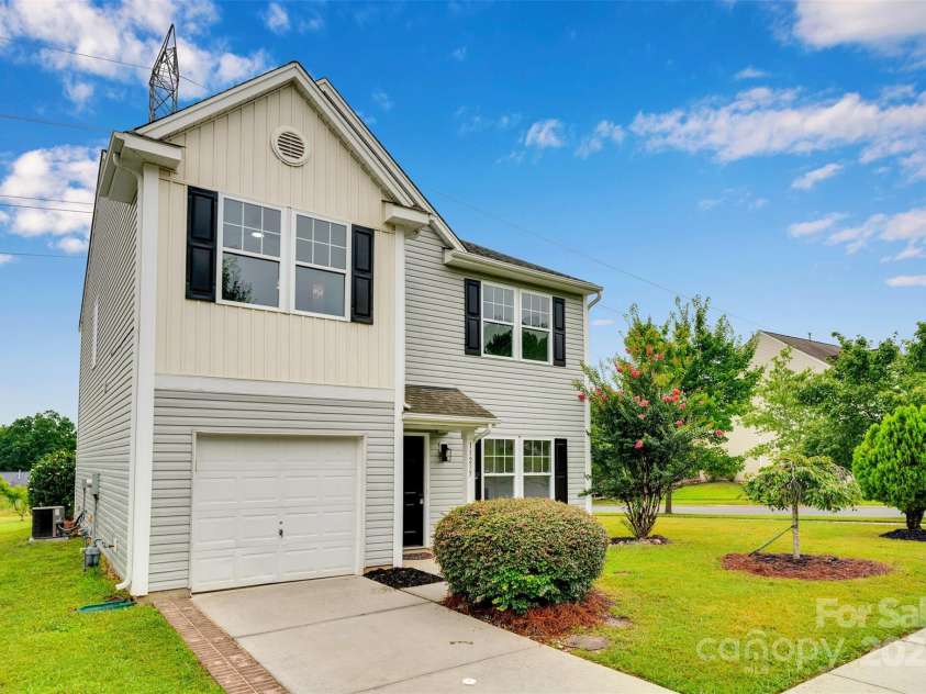 11235 Breezehill Lane, Charlotte, NC 28262.  MLS# CAR4279387, YatesRealty ID 27153. 