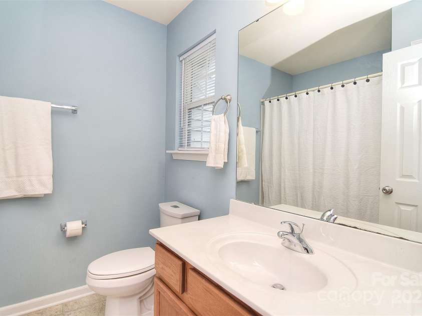 2620 Brackley Place, Concord, NC 28027.  MLS# CAR4279905, YatesRealty ID 27154. Bathroom
