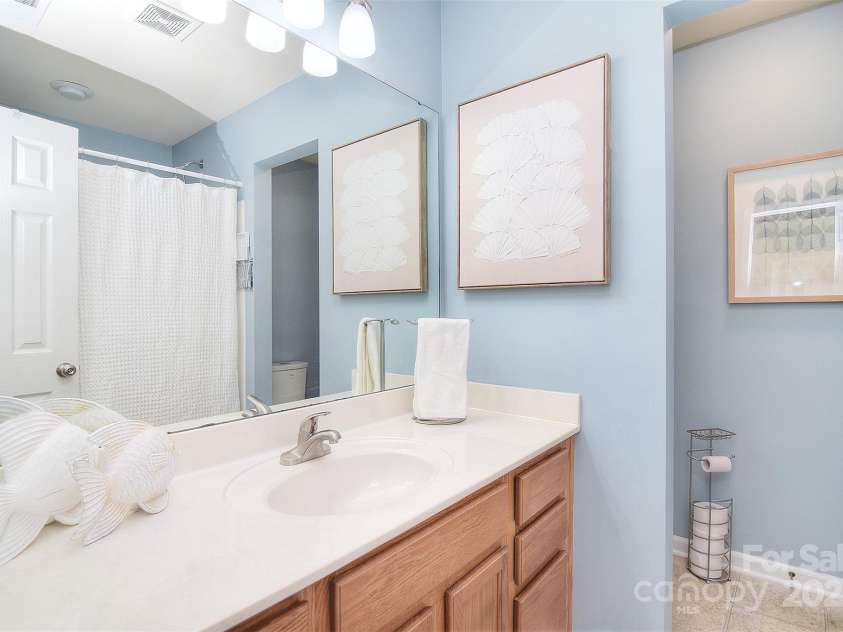 2620 Brackley Place, Concord, NC 28027.  MLS# CAR4279905, YatesRealty ID 27154. Primary Bath