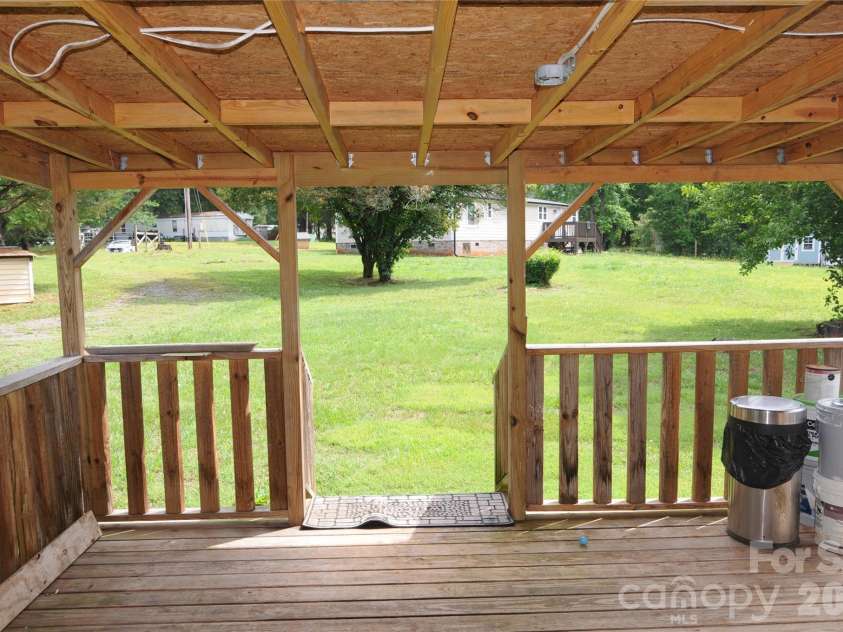 4227 KENT Street, Maiden, NC 28650.  MLS# CAR4385905, YatesRealty ID 27154. 