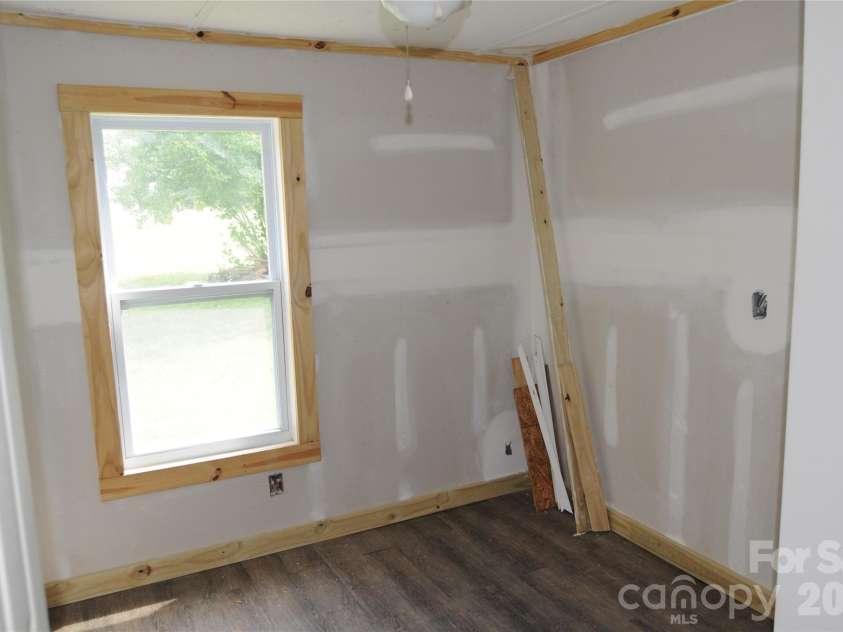 4227 KENT Street, Maiden, NC 28650.  MLS# CAR4385905, YatesRealty ID 27154. 