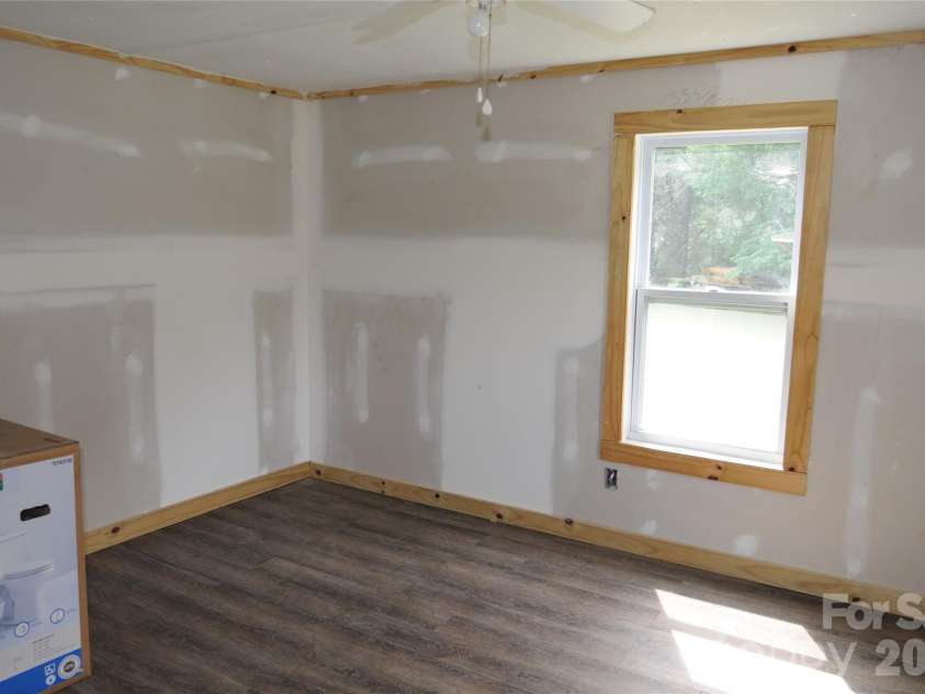 4227 KENT Street, Maiden, NC 28650.  MLS# CAR4385905, YatesRealty ID 27154. 