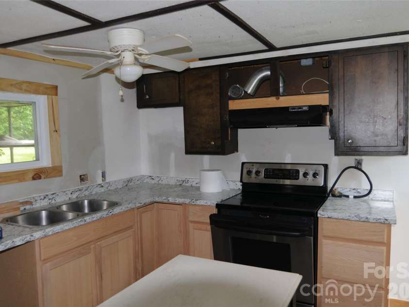 4227 KENT Street, Maiden, NC 28650.  MLS# CAR4385905, YatesRealty ID 27154. 