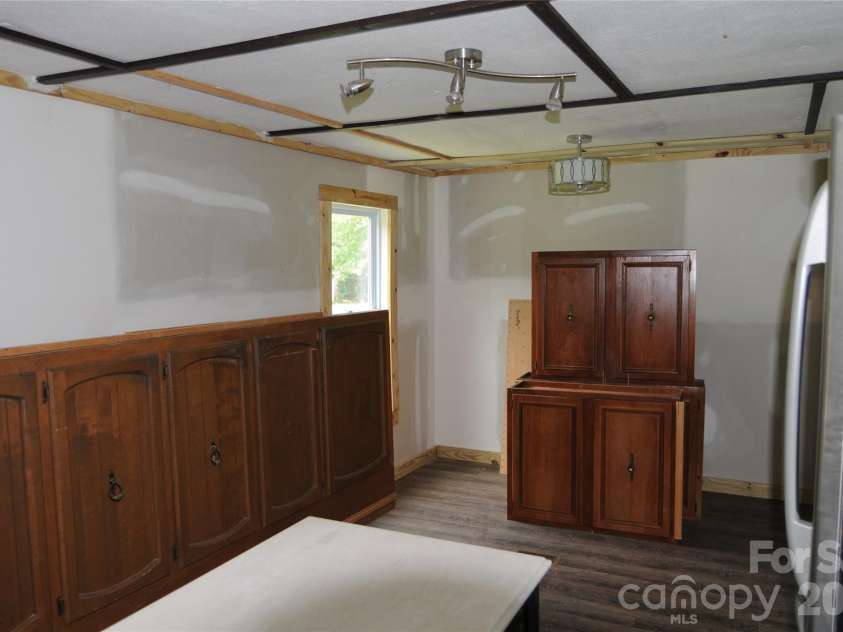 4227 KENT Street, Maiden, NC 28650.  MLS# CAR4385905, YatesRealty ID 27154. 