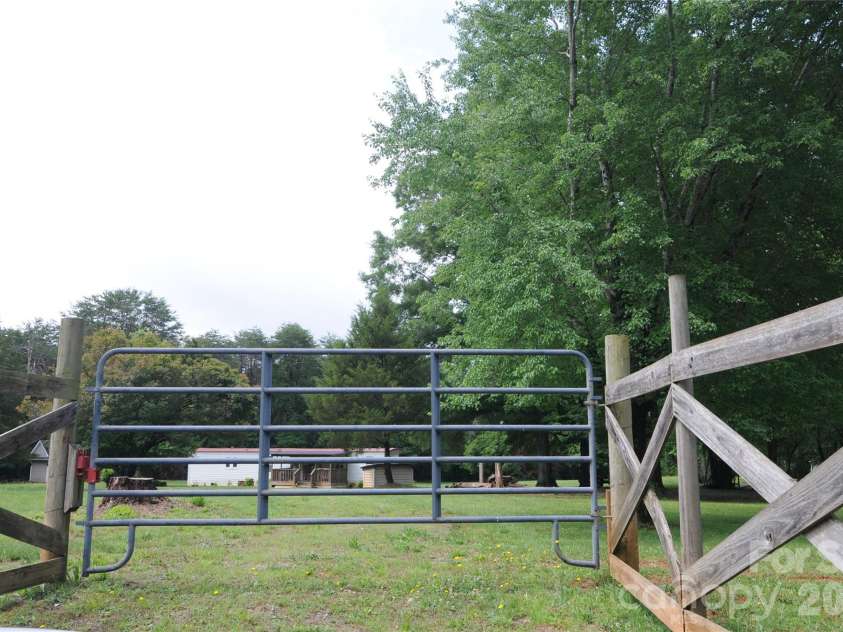 4227 KENT Street, Maiden, NC 28650.  MLS# CAR4385905, YatesRealty ID 27154. 
